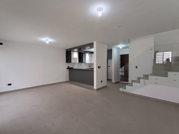 Casa en Venta en Ayucca Residencial (Mitras Poniente), García | 3 Recámaras con Cocina Integral