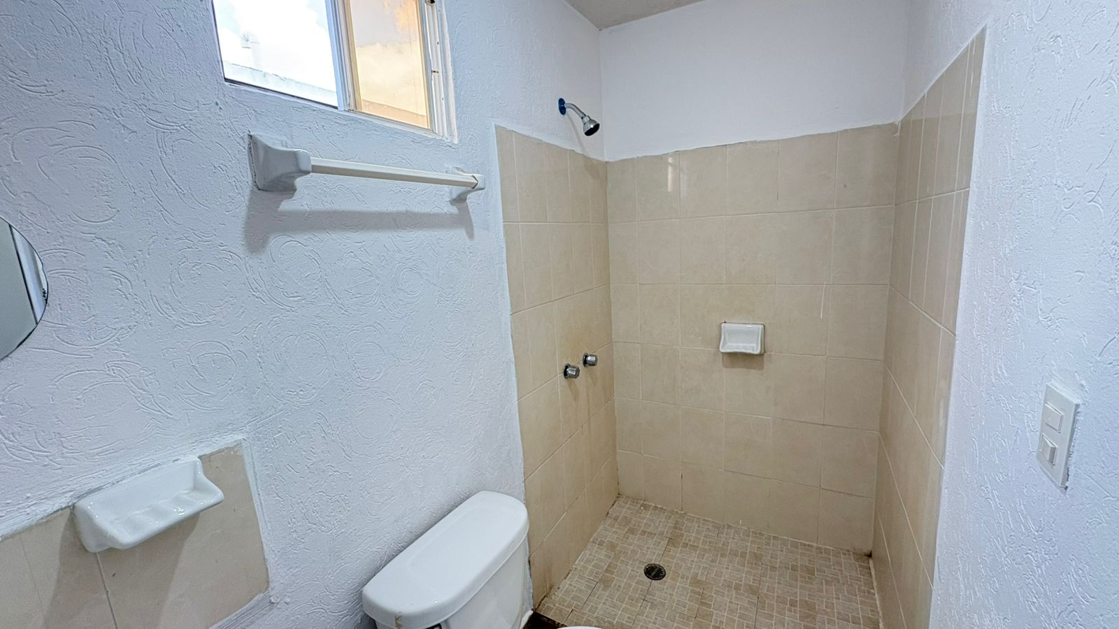 Casa en Venta en Bosques de Castilla, Salinas Victoria | 2 Plantas, 2 Recámaras