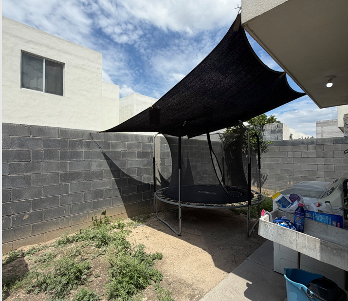 Casa en Venta en Fraccionamiento Santa María, García | 2 Plantas con Cocina Integral