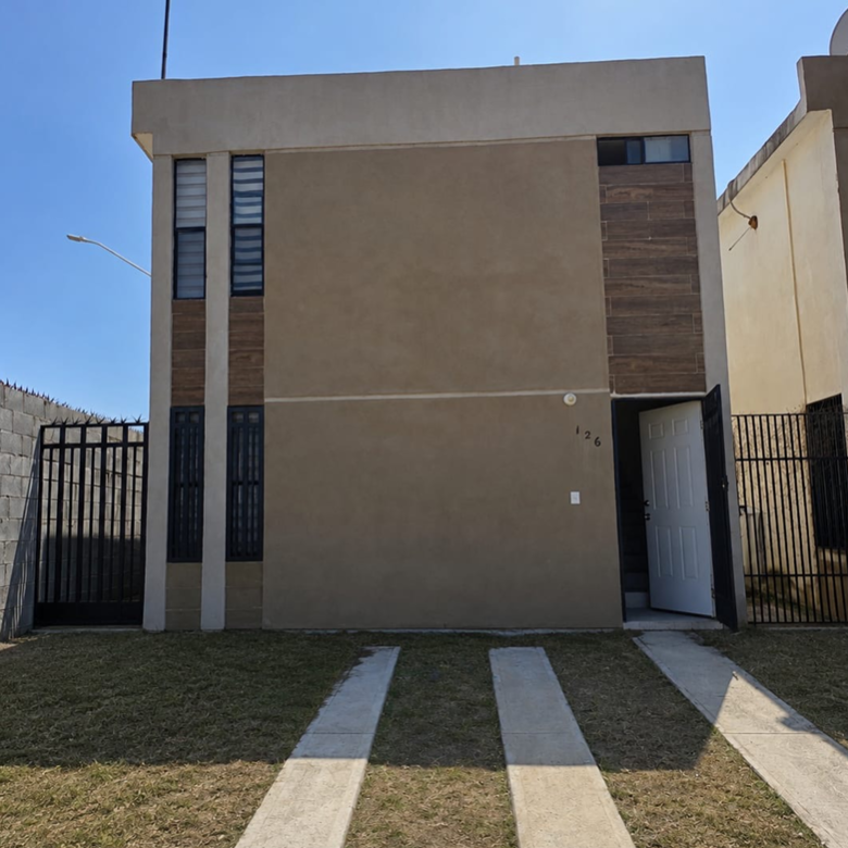 Casa en Venta en Laderas de la Silla, Juárez | 2 Plantas, Cochera Doble