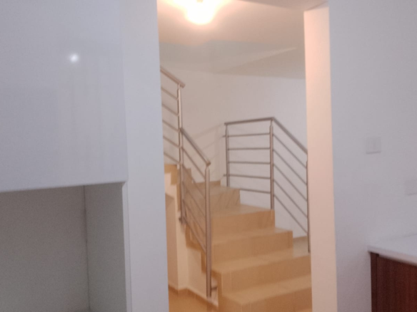 Casa en Venta en mitras poniente malaga, García | 3 Recámaras, 102 m²