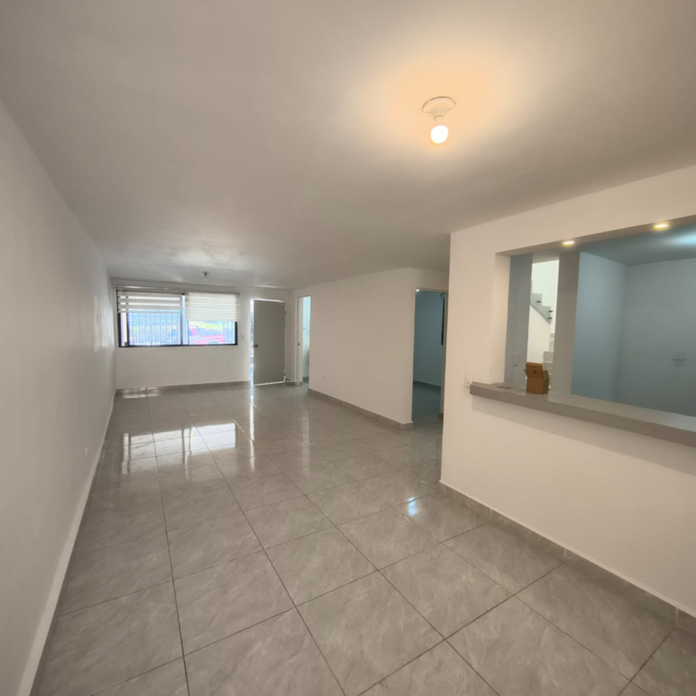 Casa en Venta en Villa Dorada, Monterrey | 4 Recámaras, 110 m²