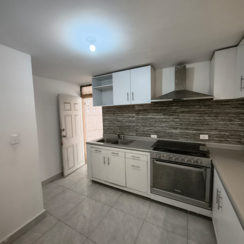Casa en Venta en Villa Dorada, Monterrey | 4 Recámaras, 110 m²